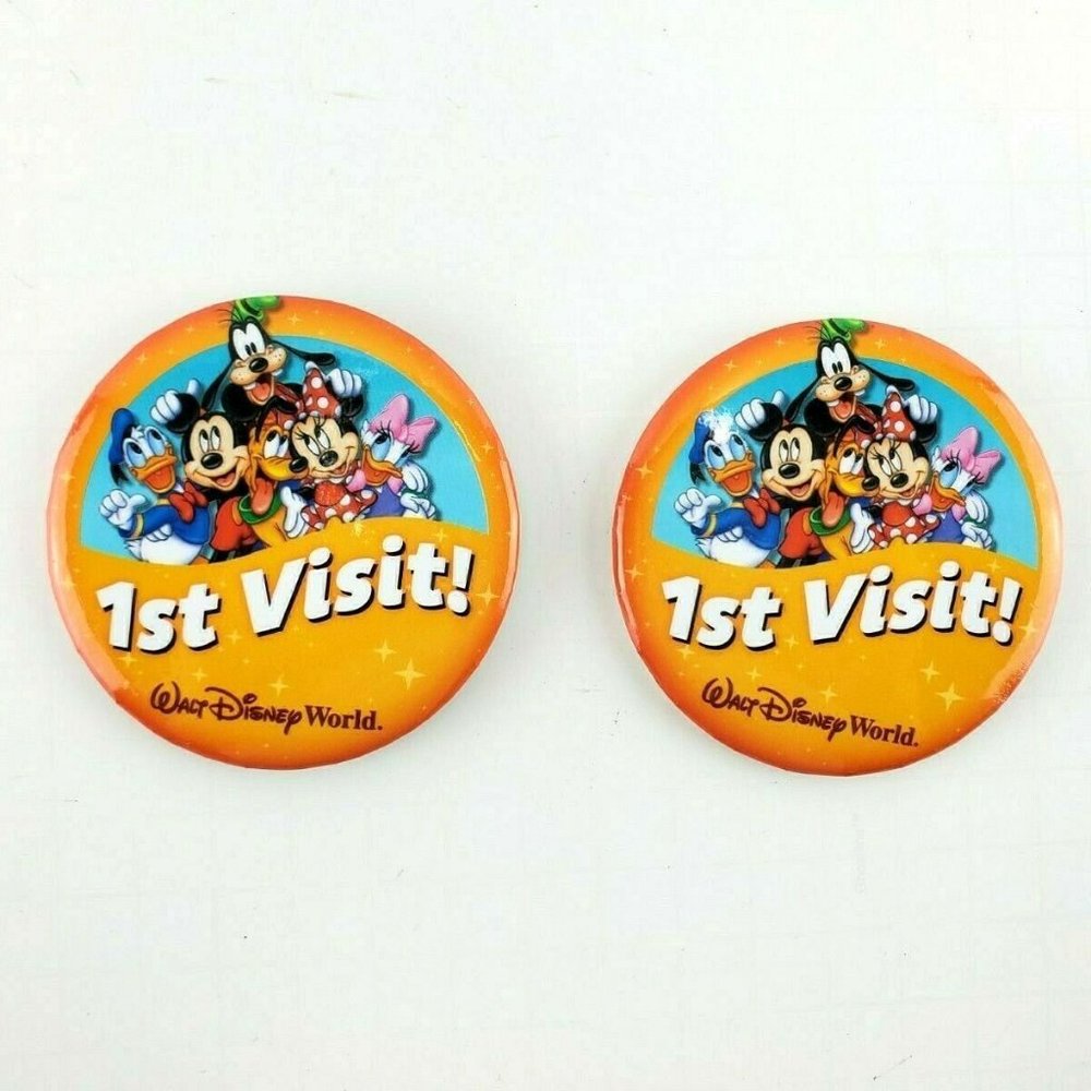 2 Walt Disney World 1ST VISIT Button Pin Badge Mickey Minnie Donald Goofy Daisy